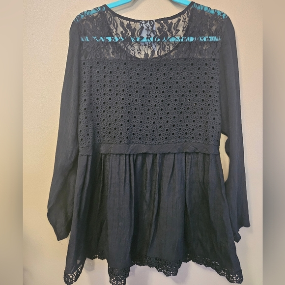 Forgotten Grace Women's Size L Black Mixed Media Tunic Ruffle Lace Bohemian Top - Picture 2 of 3